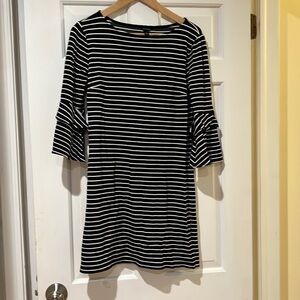 Ann Taylor 3/4 sleeve with ruffles